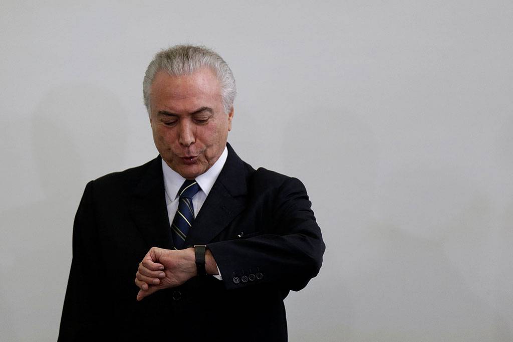 Se o presidente do Brasil e o vice morrerem, quem assume o cargo?