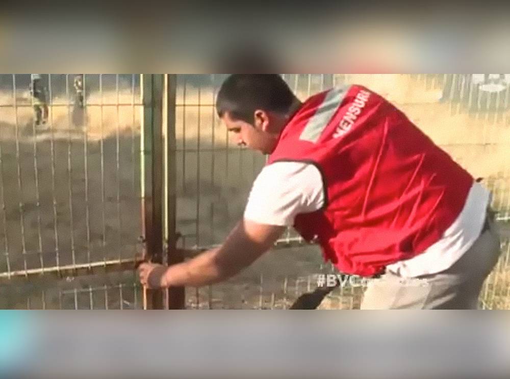 Chileno tenta ajudar bombeiros, mas não encontra a melhor maneira