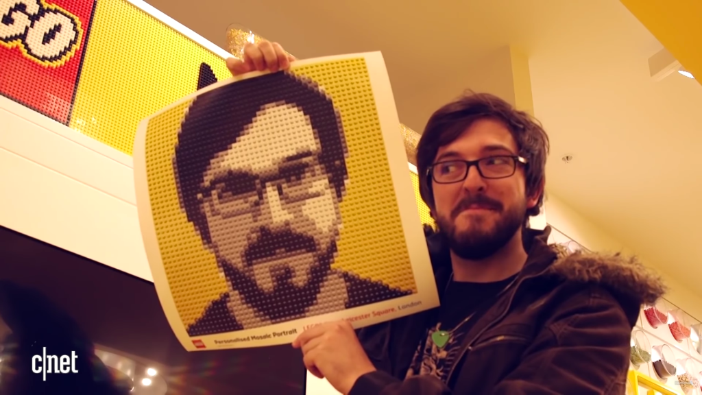 Loja de Lego na Inglaterra cria o seu retrato com blocos