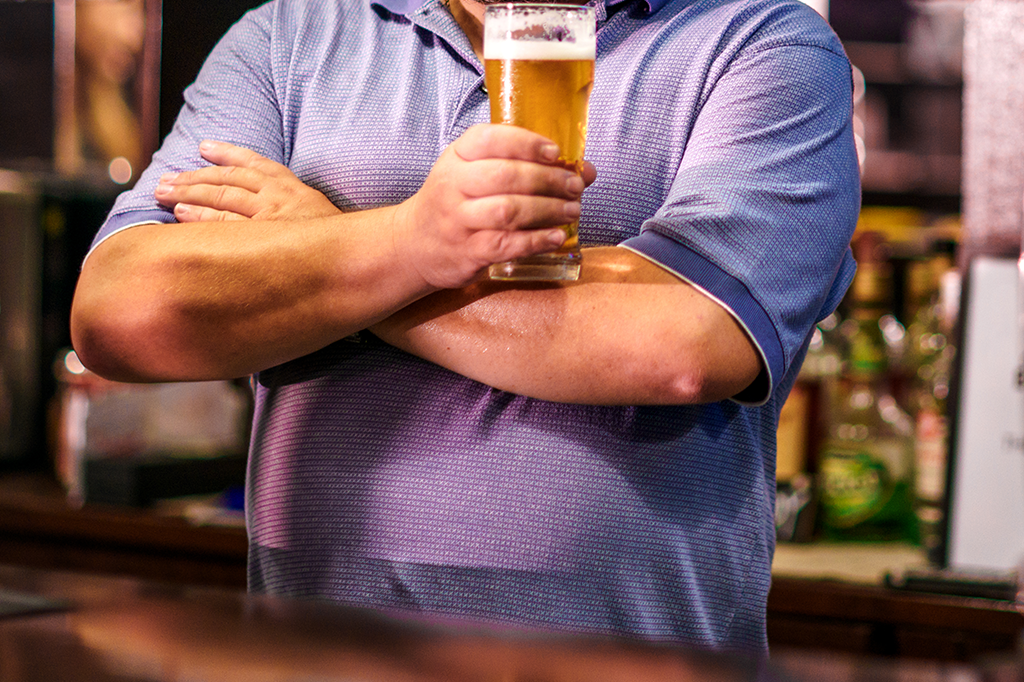 Homens com barriga de chope são mais saudáveis, diz antropólogo