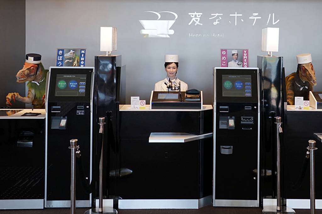 O hotel japonês repleto de robôs-dinossauro