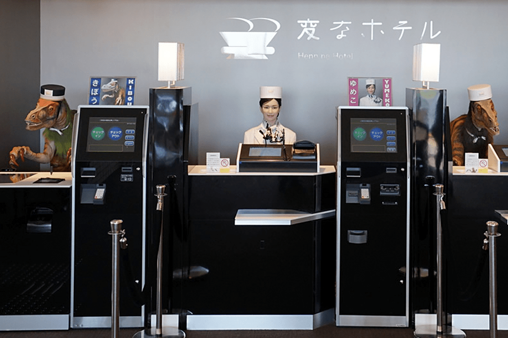 O hotel japonês repleto de robôs-dinossauro