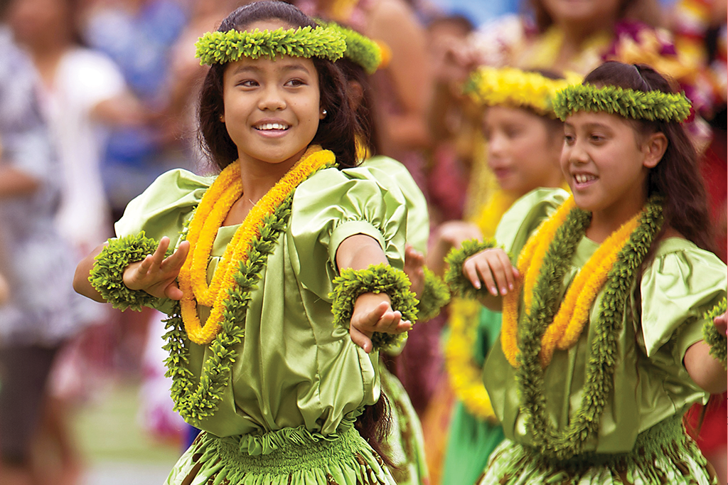 Como surgiu a tradição havaiana dos colares de flores?