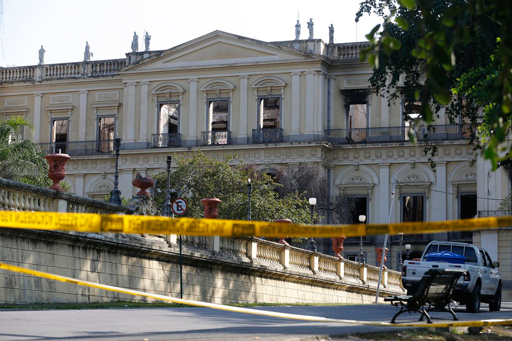 Os artigos que já foram recuperados dos escombros do Museu Nacional