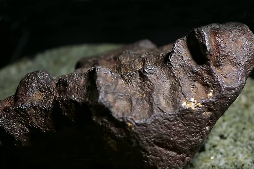 Americanos descobrem que peso de porta é um meteorito
