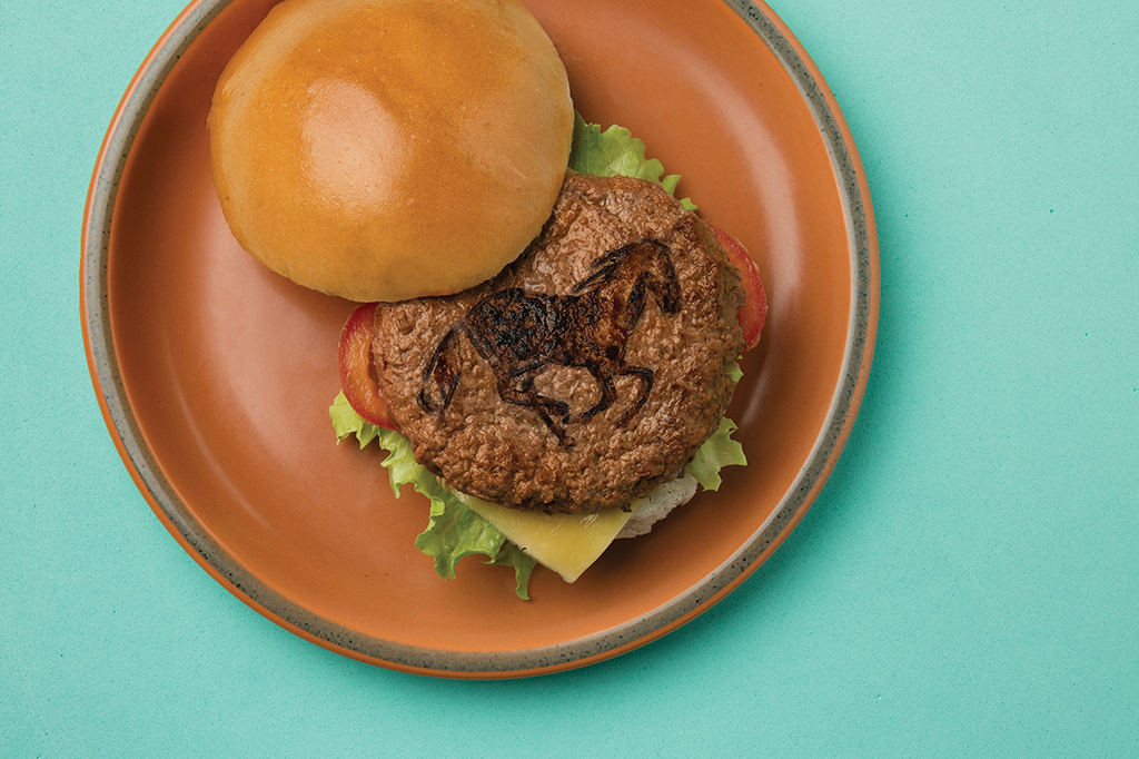 Hambúrguer de cavalo, azeite com solvente, presunto pintado