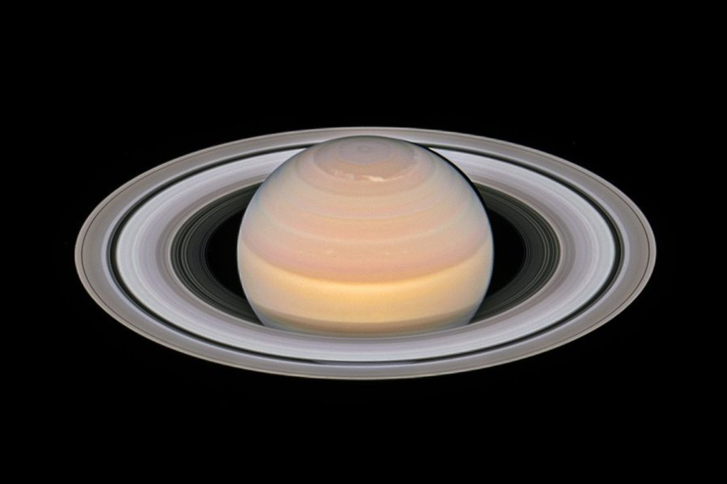 Anéis de Saturno teriam menos de 100 milhões de anos