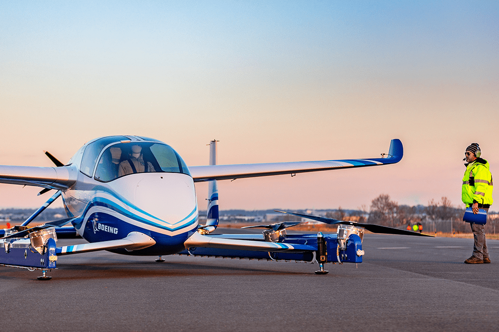 Avião sem piloto da Boeing completa primeiro voo teste