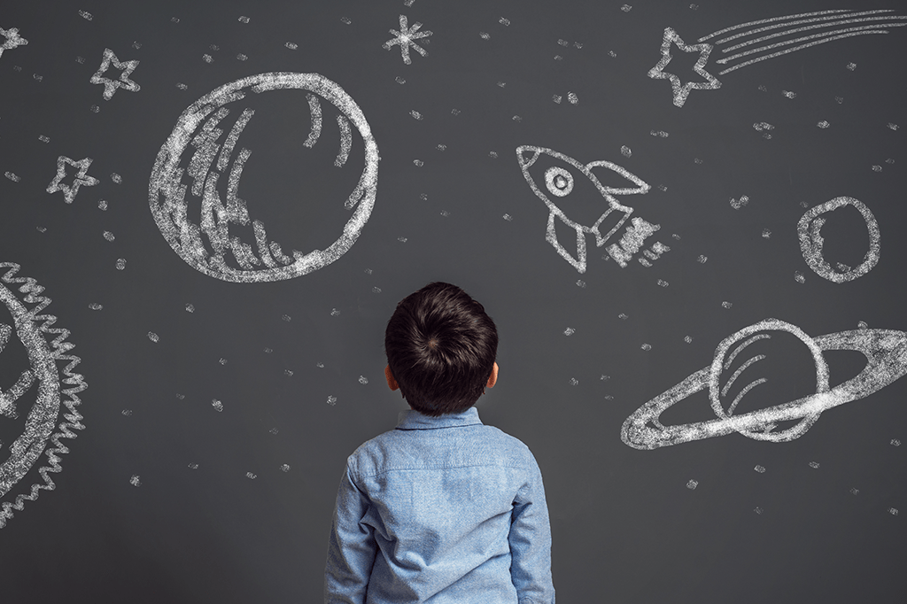 Lugar de criança é na escola. Lugar de Deus é na igreja.