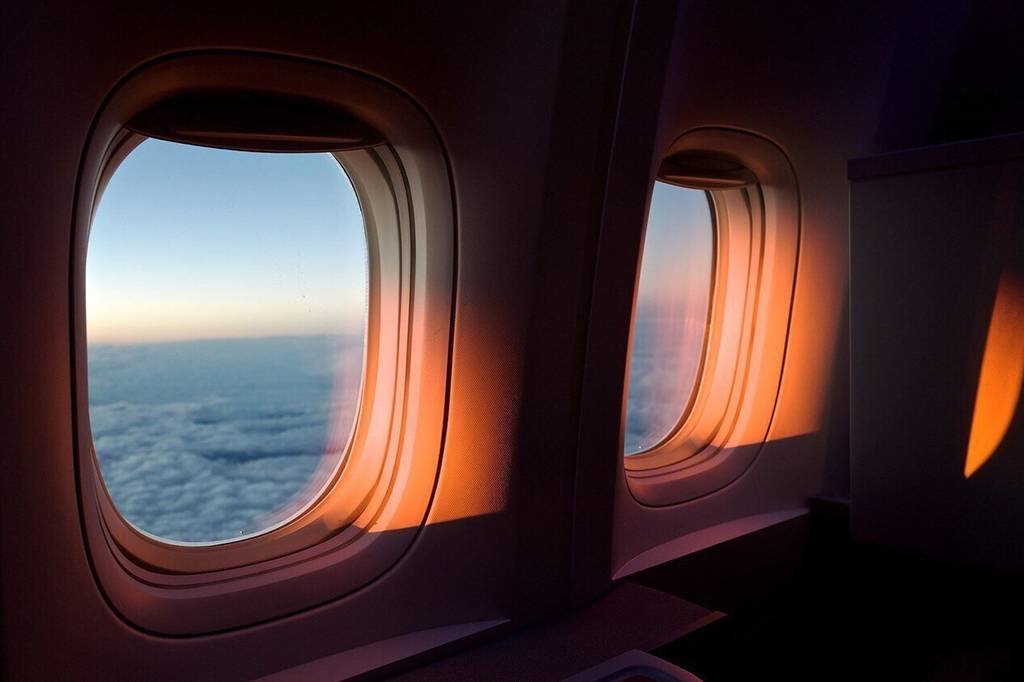 Por que as janelas de avião têm as laterais arredondadas?