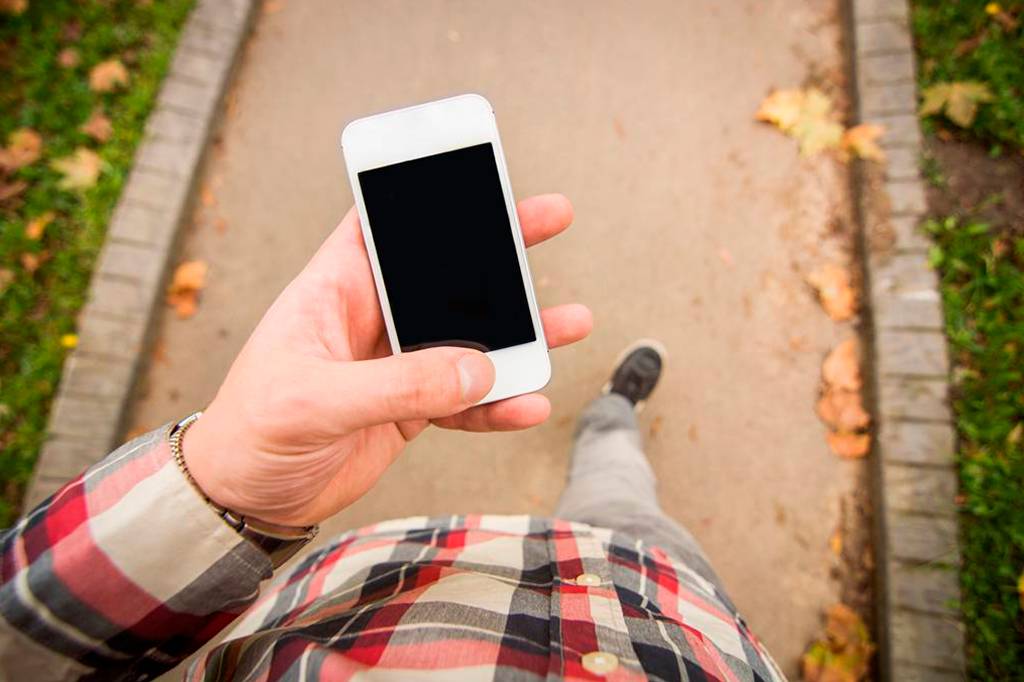 Como um celular conta os seus passos?