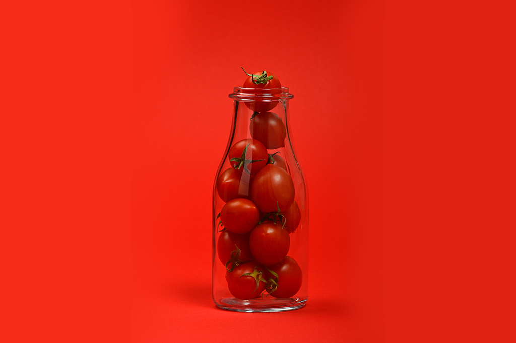 Cientistas querem criar tomates que já vem apimentados do pé