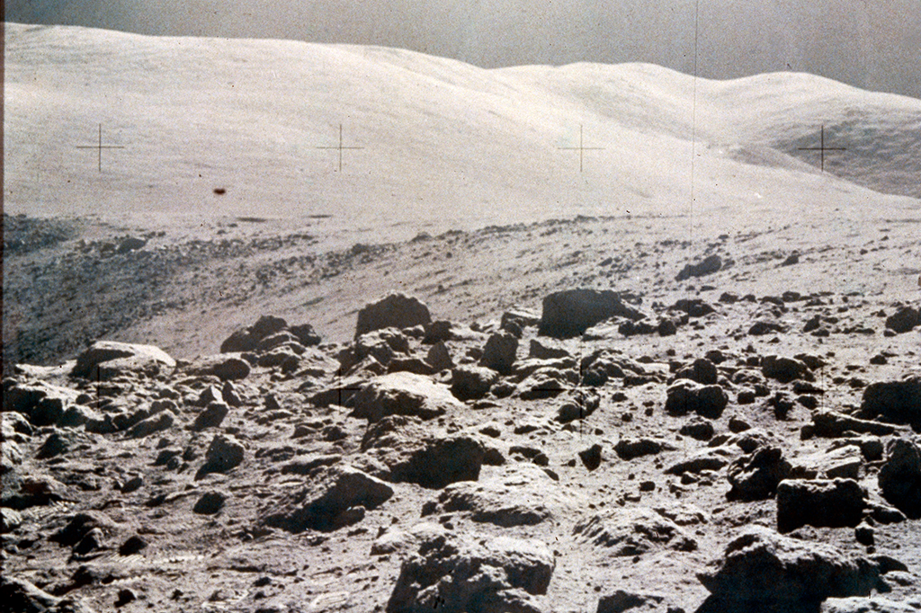 Jipinho chinês encontra amostras do manto da Lua em seu lado oculto