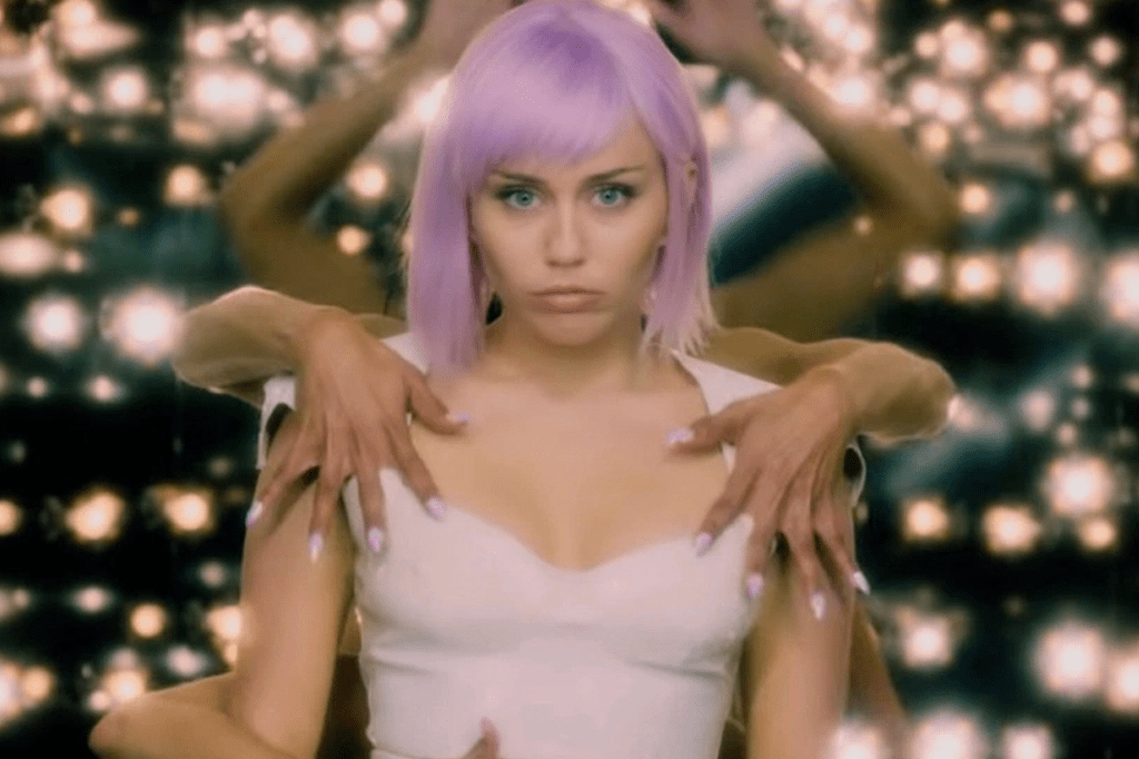 Black Mirror: saiba o que esperar de cada episódio da quinta temporada