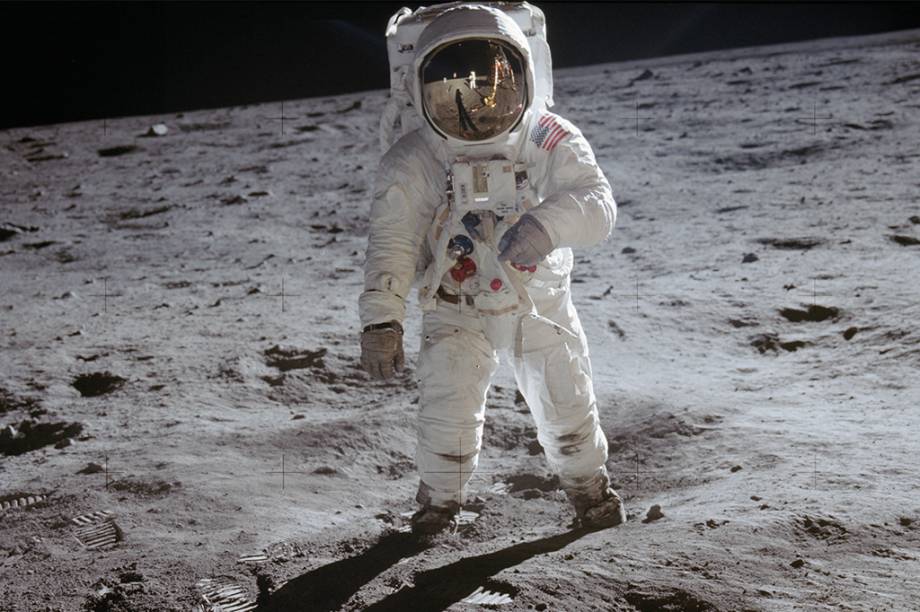 Aldrin, na fotografia mais famosa da Apollo 11. Aldrin, na fotografia mais famosa da Apollo 11.