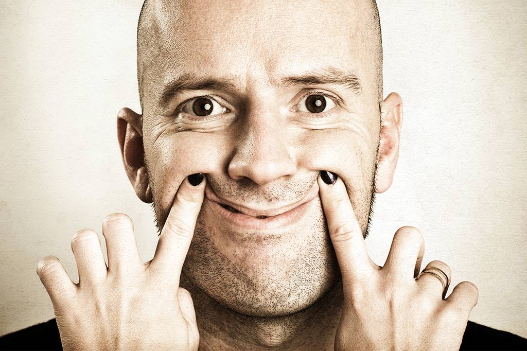 Inteligência artificial consegue descobrir se um sorriso é falso