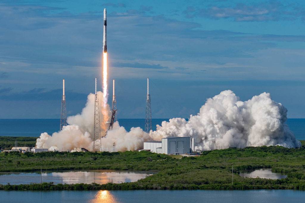 SpaceX coloca mais 60 satélites de internet em órbita