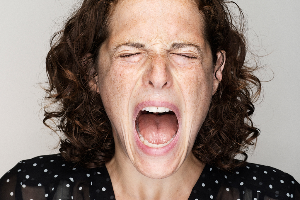 Xingar em voz alta, de fato, diminui a dor