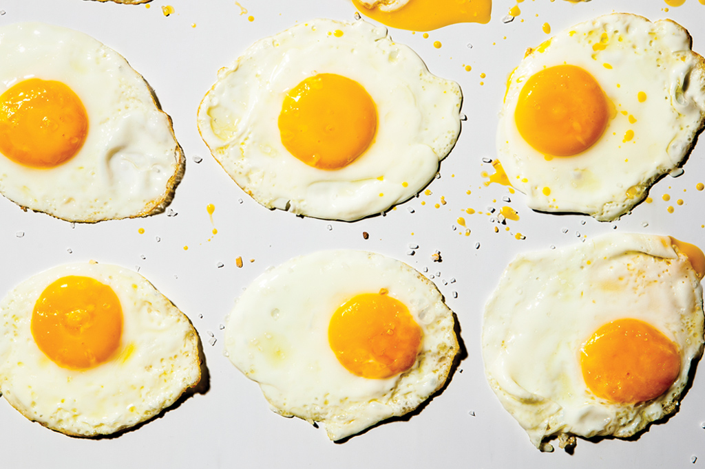 Afinal, ovo faz bem ou mal? Entenda as flutuações na reputação dos alimentos