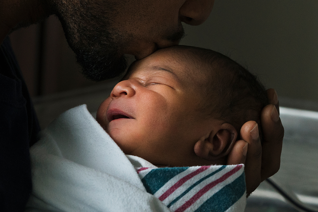 Recém-nascidos do sexo masculino podem crescer mais lentamente ao tomar antibióticos