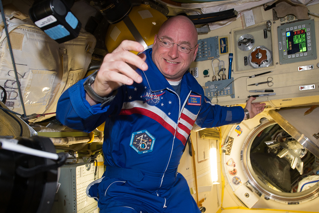 Coração de astronauta encolheu 27% após um ano no espaço