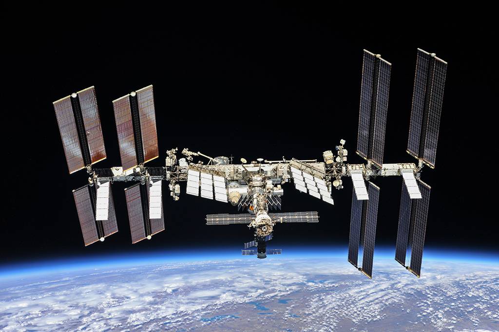 Teste russo explode satélite – e coloca tripulação da Estação Espacial em risco