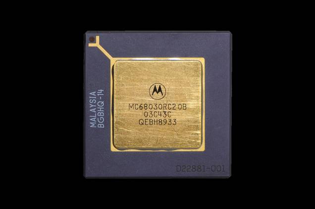 Processador: Motorola 68000. Ano: 1979. Tecnologia de produção: 3,5 micrômetros. Número de circuitos: 68 mil. É a CPU usada no primeiro Macintosh, de 1984 – e também mais tarde, em 1988, no console de videogame Mega Drive, da Sega. Processador: Motorola 68000. Ano: 1979. Tecnologia de produção: 3,5 micrômetros. Número de circuitos: 68 mil. É a CPU usada no primeiro Macintosh, de 1984 – e também mais tarde, em 1988, no console de videogame Mega Drive, da Sega.