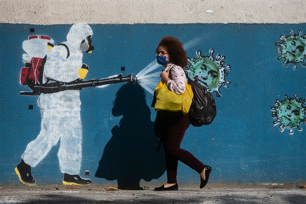 O esquizofrênico balanço da Covid no Brasil