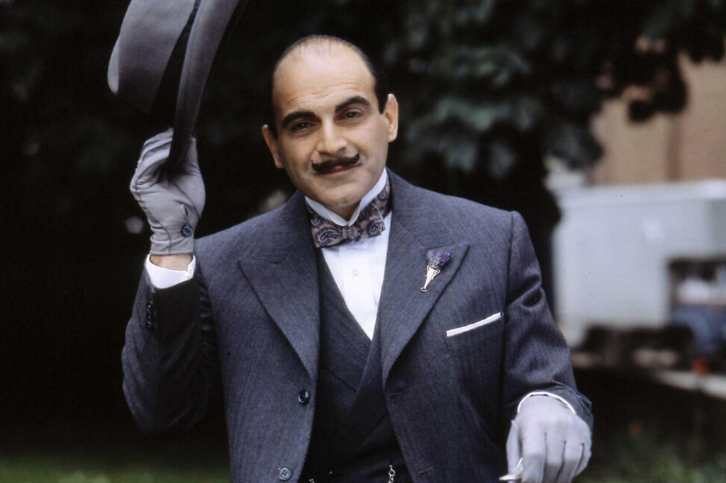 Uma breve história das adaptações de Agatha Christie para o cinema 3 Hercule Poirot interpretado por David Suchet, na sério Poirot, pela BBC.