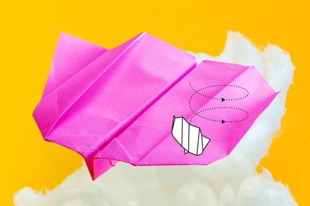 "Boomerang I". Faz o que o nome sugere: voa e volta para a mão do arremessador. Ele deve ser lançado na vertical para fazer a volta no ar. Ao contrário dos outros modelos, suas asas são mais distantes uma da outra, e o design é mais aberto, para que ele não voe tão longe. "Boomerang I". Faz o que o nome sugere: voa e volta para a mão do arremessador. Ele deve ser lançado na vertical para fazer a volta no ar. Ao contrário dos outros modelos, suas asas são mais distantes uma da outra, e o design é mais aberto, para que ele não voe tão longe.