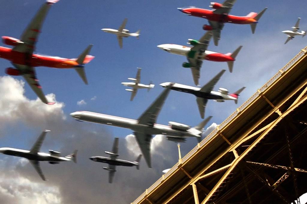 Quantos aviões comerciais estão no céu neste exato momento?