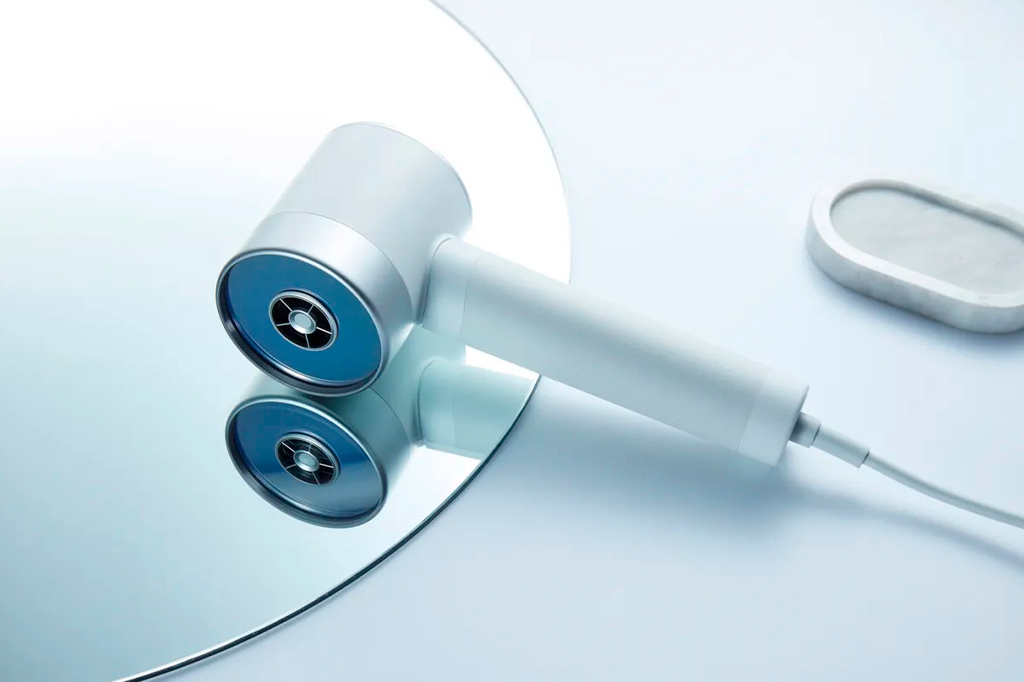 O secador de cabelo infravermelho