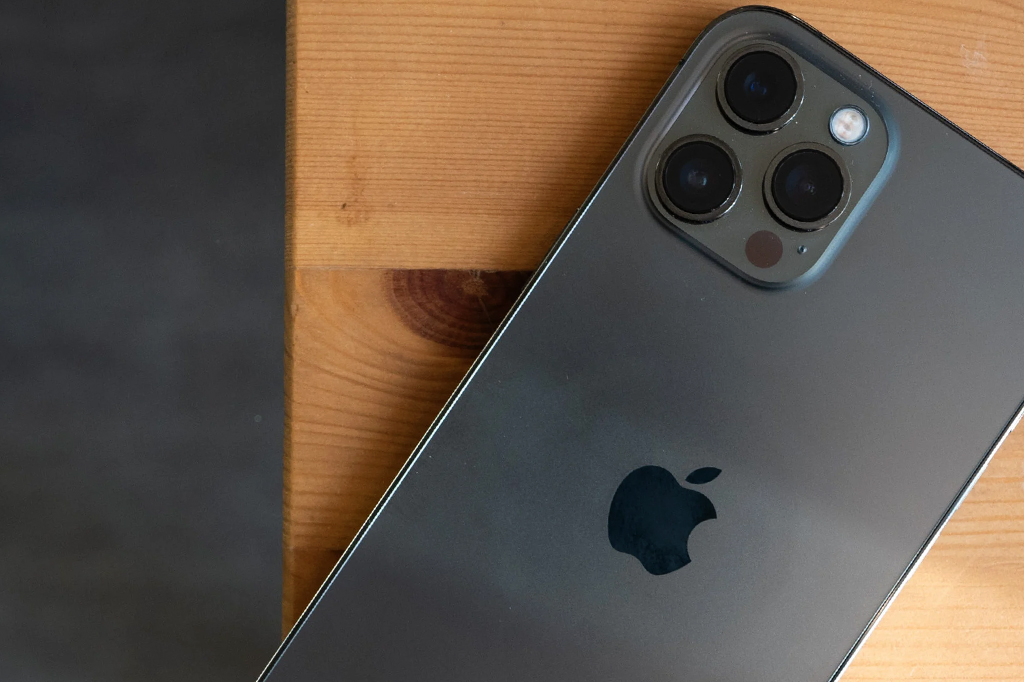 Vírus experimental infecta iPhone mesmo com o aparelho desligado