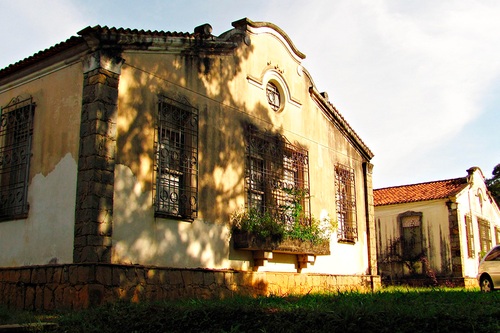 Imagem da fachada de uma das constru&ccedil;&otilde;es que fazia parte do complexo do Juquery.
