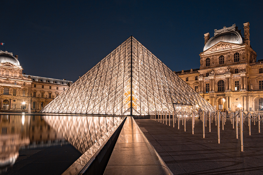 Museu do Louvre é acusado de receptação