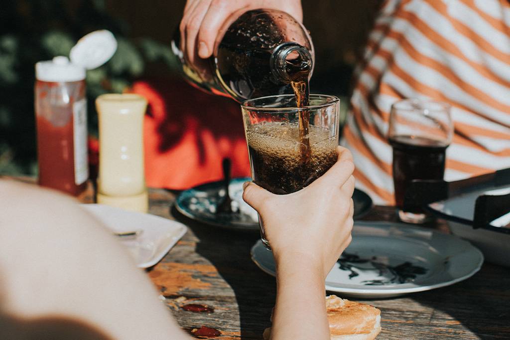 Como é possível um refrigerante com cafeína, corantes, etc. ter zero caloria?
