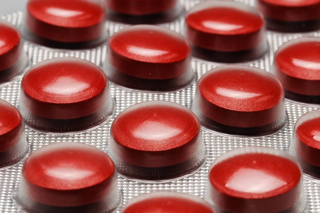 Como é produzido o suplemento alimentar de ferro?