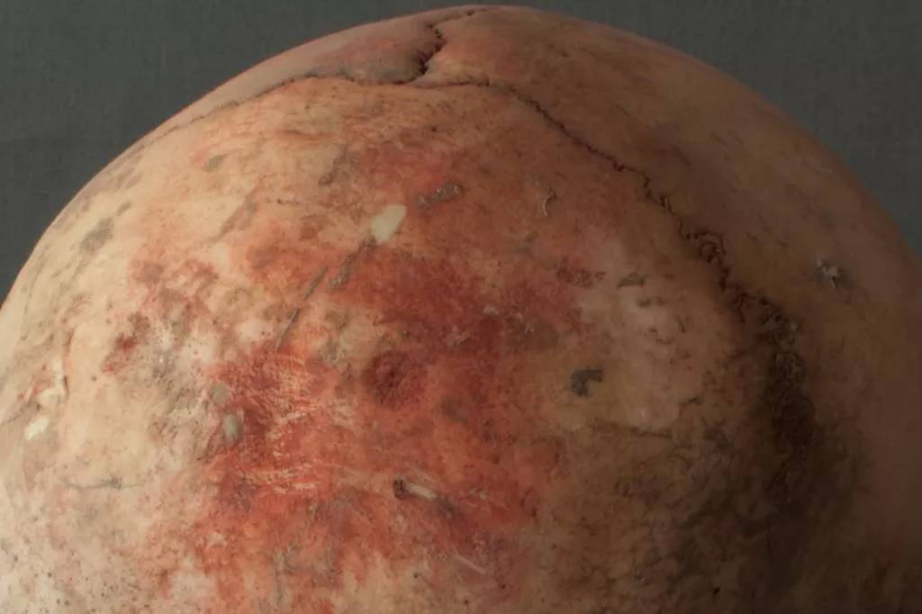 Há mil anos, povo no Peru pintava os crânios de seus ancestrais