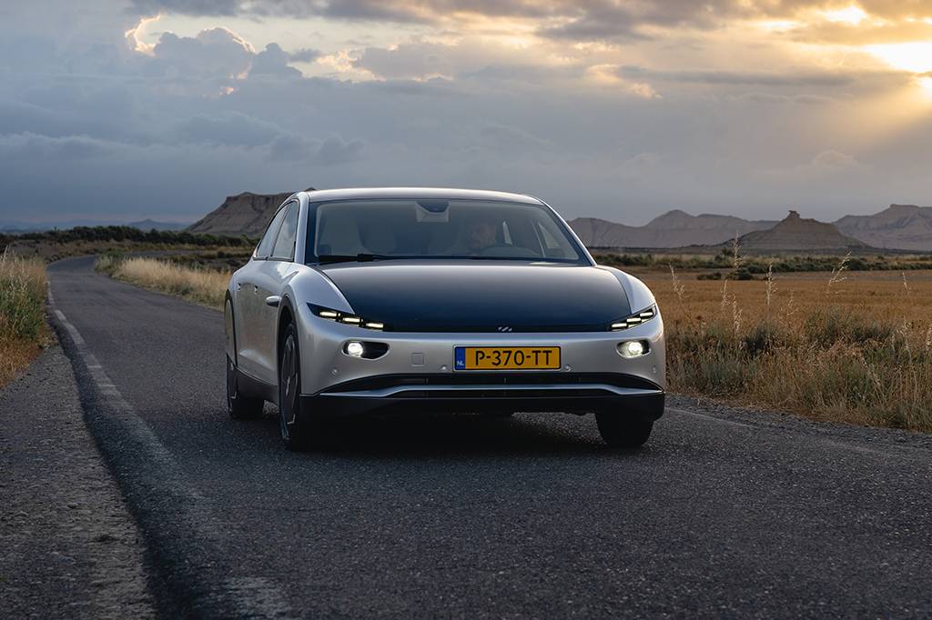 O carro elétrico e solar