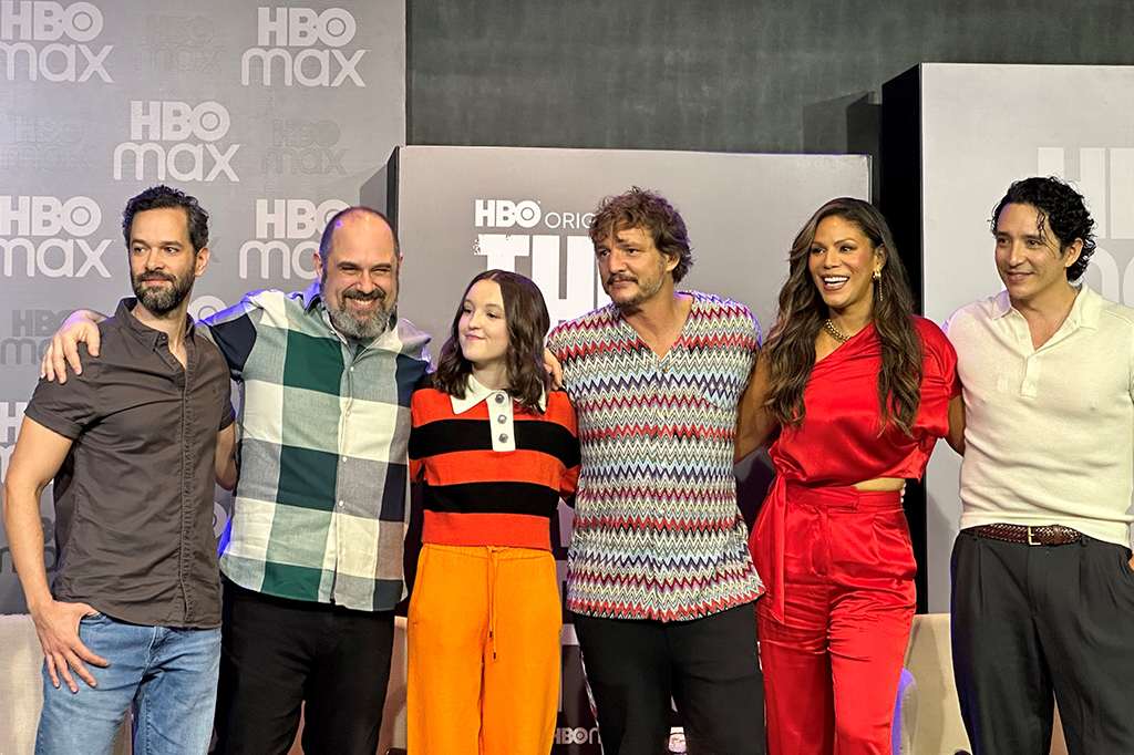 SI_the-last-of-us4_site Fotografia do elenco em evento para promocao da série.