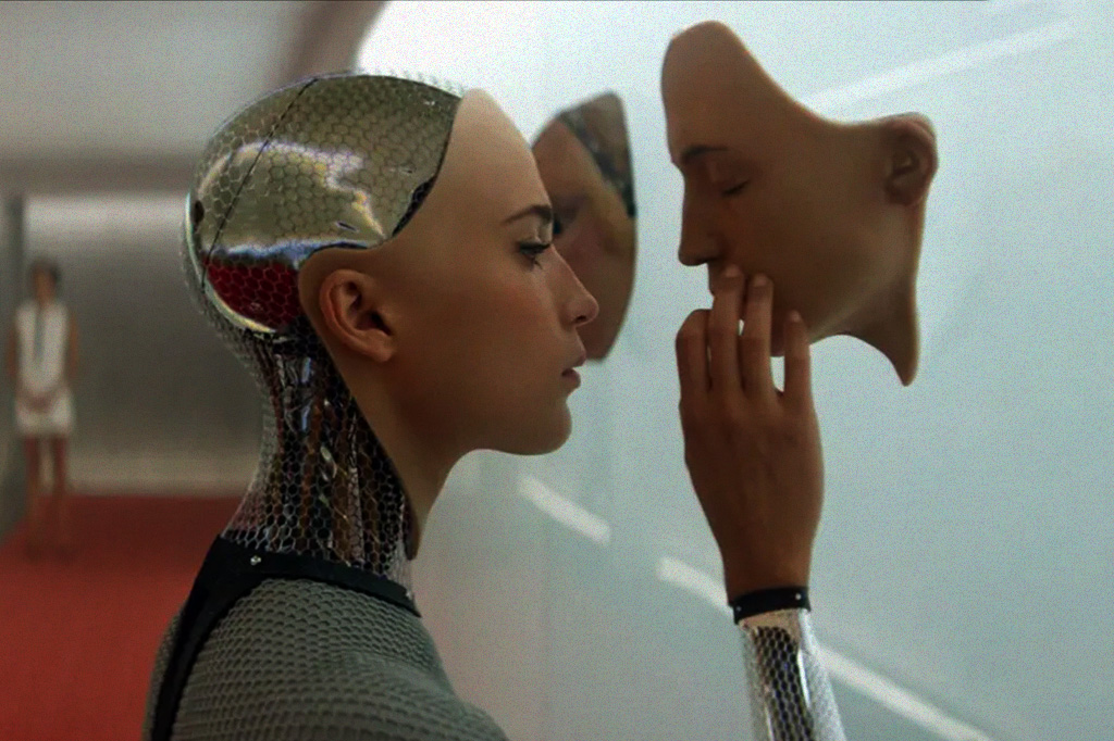 Cena do filme Ex_Machina: Instinto Artificial.