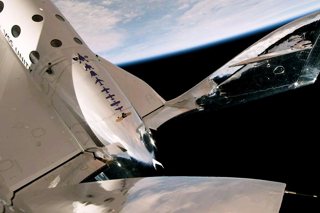 O Virgin Galactic fazendo vôo suborbital.