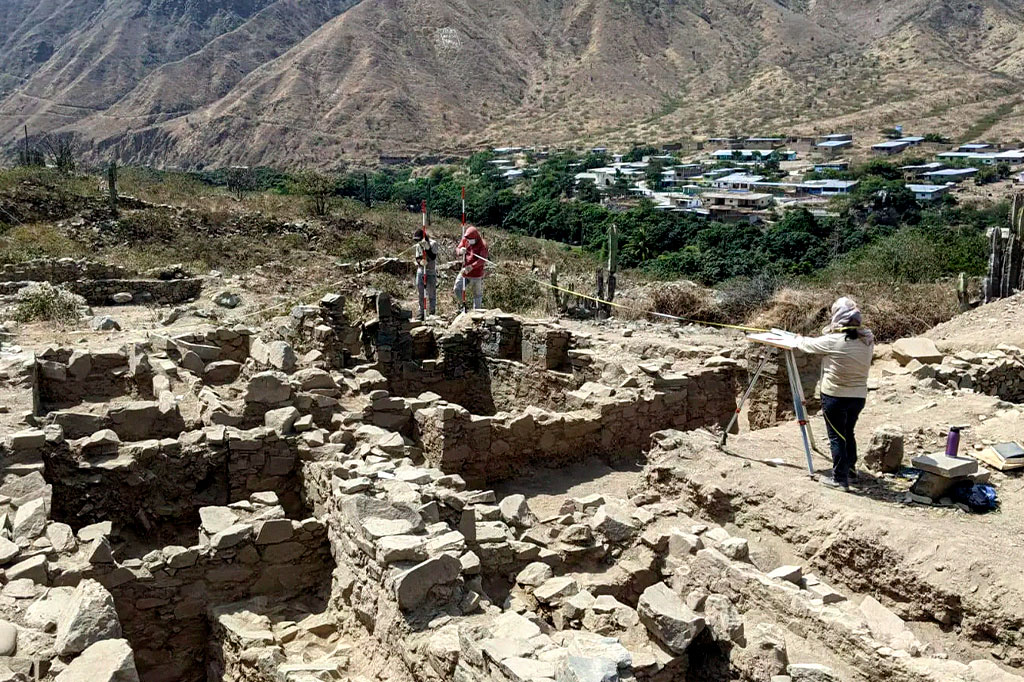 Arqueólogos encontram cemitério de civilização anterior ao Império Inca