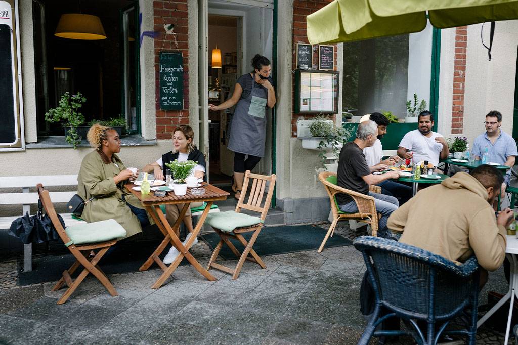 Qual é a origem da palavra “restaurante”?