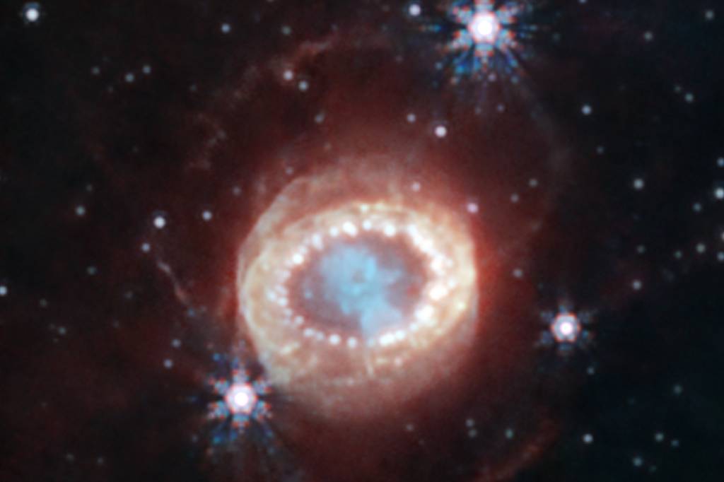 Supernova famosa tem novos detalhes revelados pelo James Webb