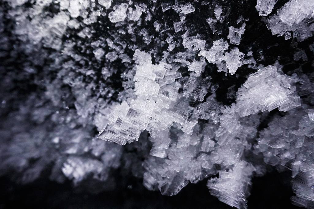 O que é o estranho gelo “super iônico”, que só derrete a altas temperaturas