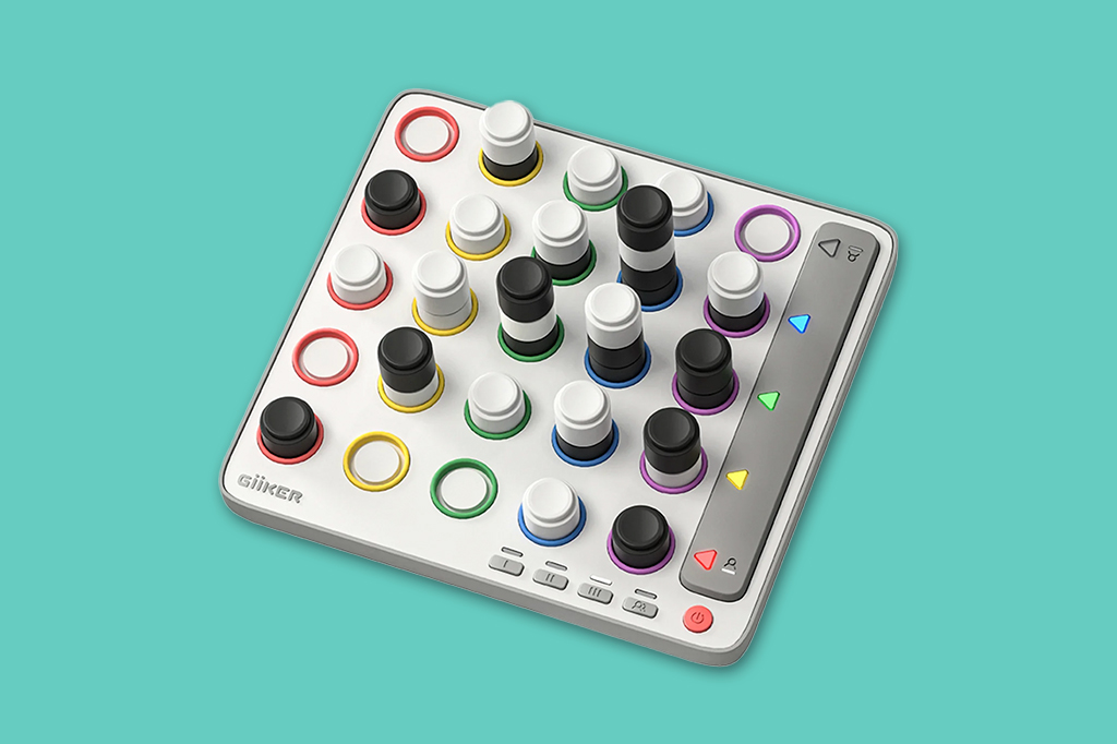 Imagem do jogo GiiKer Smart Four sob fundo verde.