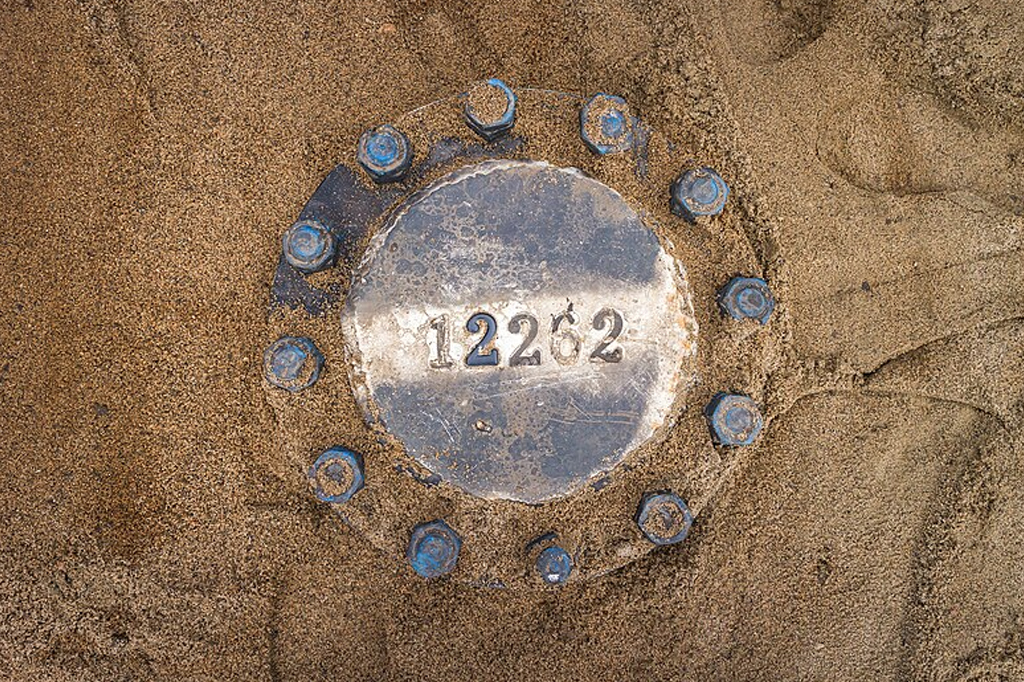 Essa é a tampa do buraco mais fundo já perfurado na história humana