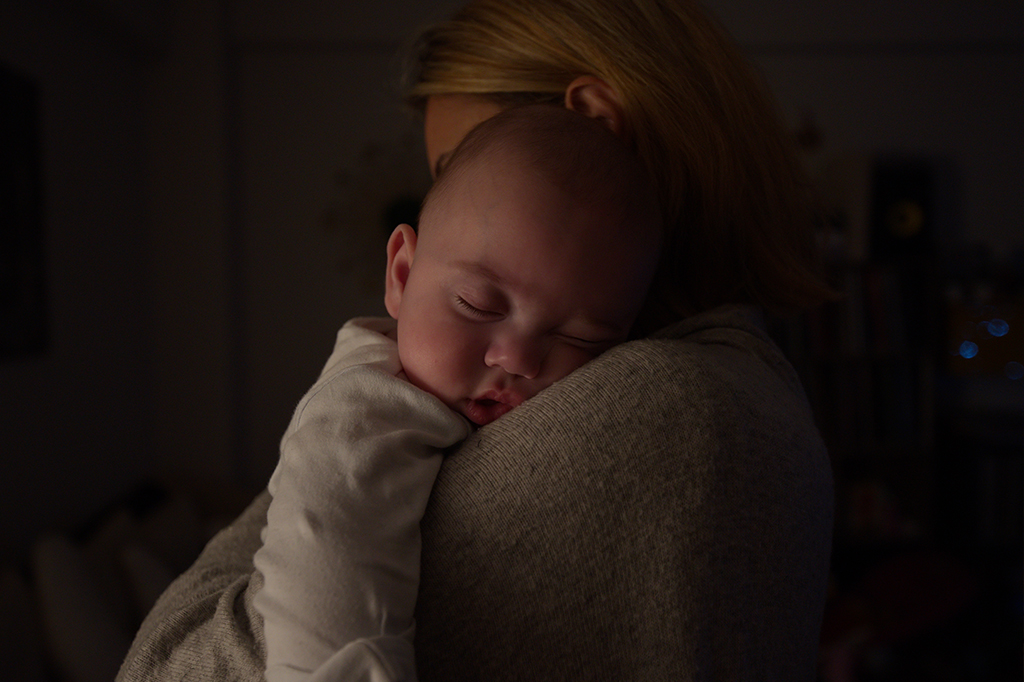 Bebês reconhecem cantigas de ninar que ouviram durante a gestação