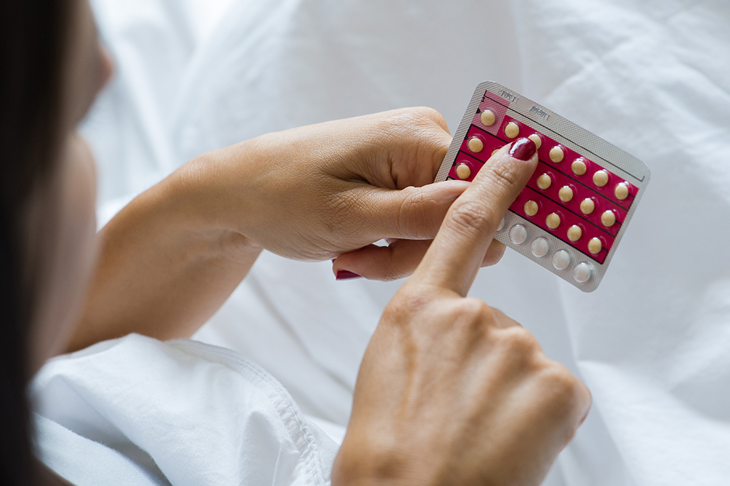 Os contraceptivos hormonais aumentam o risco de depressão?
